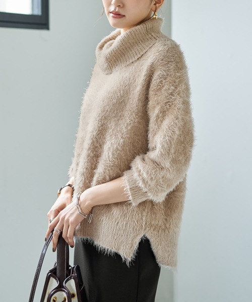 STYLE DELI(スタイルデリ)の「ふわふわシャギーオフタートルニット(ニット/セーター・レディース・ベージュ/ホワイト/ピンク・FREE)」の12枚目の写真