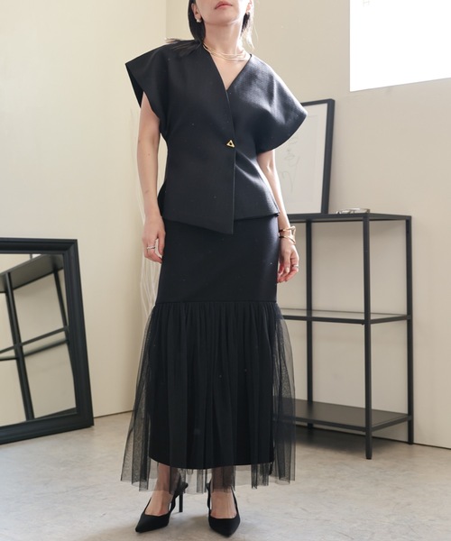 ULEULA(ウルア)の「金釦Vネックデザインベスト(ベスト・レディース・ブラック・FREE)」の6枚目の写真