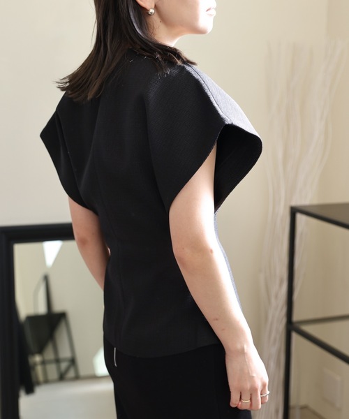 ULEULA(ウルア)の「金釦Vネックデザインベスト(ベスト・レディース・ブラック・FREE)」の10枚目の写真