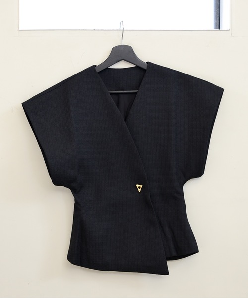 ULEULA(ウルア)の「金釦Vネックデザインベスト(ベスト・レディース・ブラック・FREE)」の11枚目の写真