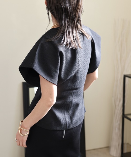 ULEULA(ウルア)の「金釦Vネックデザインベスト(ベスト・レディース・ブラック・FREE)」の5枚目の写真