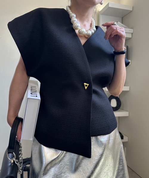 ULEULA(ウルア)の「金釦Vネックデザインベスト(ベスト・レディース・ブラック・FREE)」の21枚目の写真