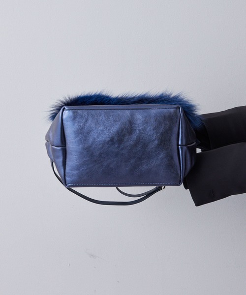 tee Lisa(ティーリサ)の「【Tee Lisa(ティーリサ)】別注/FOXファーフラップショルダーバッグ(ショルダーバッグ・レディース・ネイビー・FREE)」の5枚目の写真