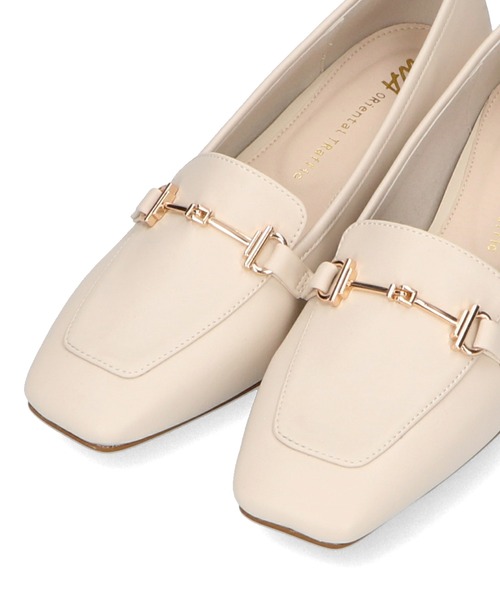 WA ORiental TRaffic（ダブルエーオリエンタルトラフィック）の「メタリックラインビットヒールローファー 42101（ローファー・レディース・ブラック/ホワイト/ブルー/キャメル・35/43/34/38/36/42/40/33/37/39/41）」の9枚目の写真