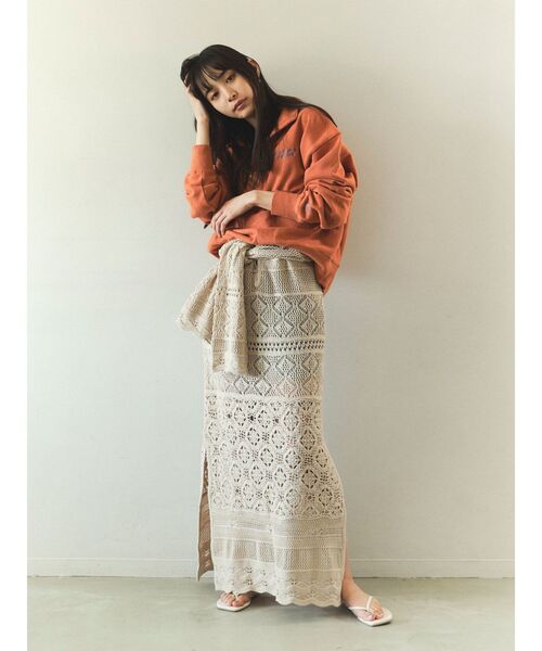 Ungrid(アングリッド)の「井桁弘恵さんコラボ ハーフジップロゴスウェット(スウェット・レディース・カーキ/オレンジ/ブルー・FREE)」の7枚目の写真