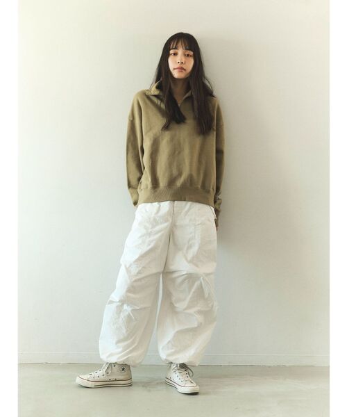 Ungrid(アングリッド)の「井桁弘恵さんコラボ ハーフジップロゴスウェット(スウェット・レディース・カーキ/オレンジ/ブルー・FREE)」の11枚目の写真