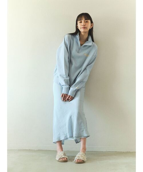 Ungrid(アングリッド)の「井桁弘恵さんコラボ ハーフジップロゴスウェット(スウェット・レディース・カーキ/オレンジ/ブルー・FREE)」の15枚目の写真