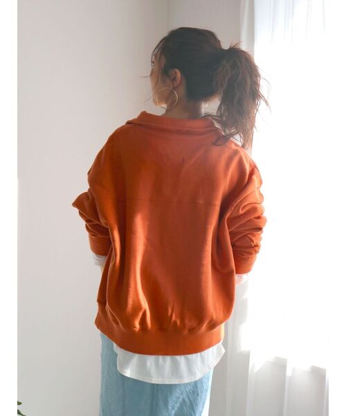 Ungrid(アングリッド)の「井桁弘恵さんコラボ ハーフジップロゴスウェット(スウェット・レディース・カーキ/オレンジ/ブルー・FREE)」の22枚目の写真