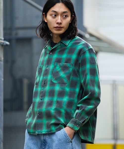 FREAK'S STORE（フリークスストア）の「ブリーチ加工 オープンカラー オンブレチェック シャツ/ロングスリーブ/リラックスフィット（シャツ/ブラウス・メンズ・ブラック/ブルー/ホワイト/グリーン・MEDIUM/LARGE）」の16枚目の写真