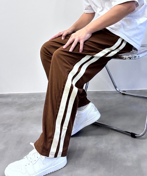 SEN TOKYO（セントーキョー）の「存在感のある2本ライン。ワイドラインスウェットジャージ（スウェットパンツ・メンズ・ブラウン/ブラック・M/XL/L）」の2枚目の写真