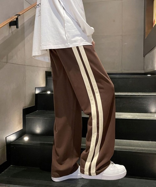 SEN TOKYO（セントーキョー）の「存在感のある2本ライン。ワイドラインスウェットジャージ（スウェットパンツ・メンズ・ブラウン/ブラック・M/XL/L）」の3枚目の写真