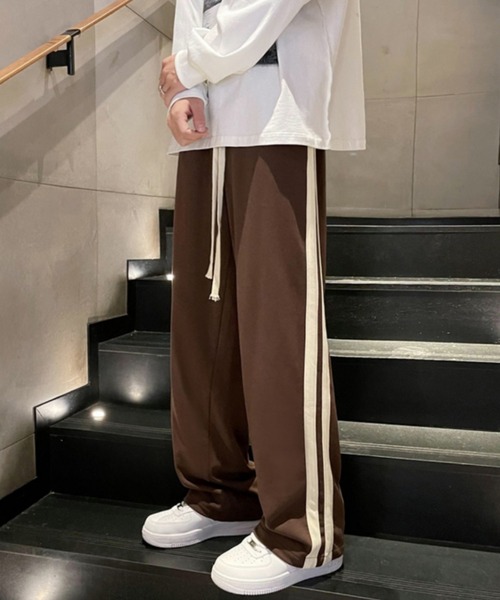 SEN TOKYO（セントーキョー）の「存在感のある2本ライン。ワイドラインスウェットジャージ（スウェットパンツ・メンズ・ブラウン/ブラック・M/XL/L）」の5枚目の写真