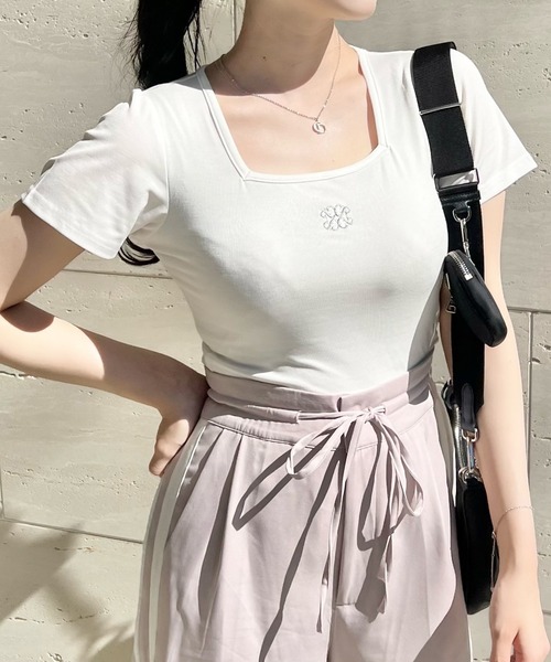 STRAY SHEEP(ストレイシープ)の「【STRAY SHEEP/ストレイシープ】クロップドスクエアネックTシャツ/ショート丈トップス(Tシャツ/カットソー・レディース・ブラック/ホワイト・MEDIUM)」の8枚目の写真