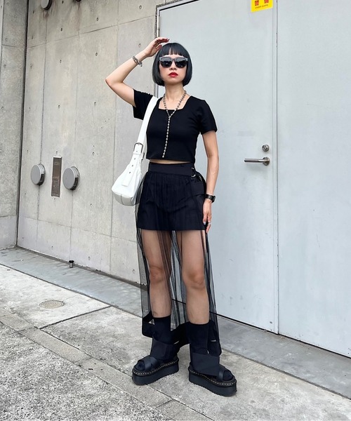 STRAY SHEEP(ストレイシープ)の「【STRAY SHEEP/ストレイシープ】クロップドスクエアネックTシャツ/ショート丈トップス(Tシャツ/カットソー・レディース・ブラック/ホワイト・MEDIUM)」の11枚目の写真