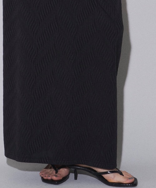 yae（ヤエ）の「Wave pattern long skirt / ウェーブパターンロングスカート（スカート・レディース・ブラック/レッド・36/38）」の7枚目の写真