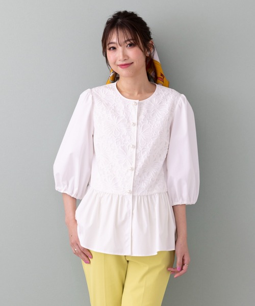 Rose Tiara(ローズティアラ)の「2WAYレース切替ブラウス(シャツ/ブラウス・レディース・ブラック/オフホワイト・46/42/38)」の1枚目の写真