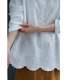 cawaii | 異素材合わせの白花レリーフ刺繍カットソートップス(Tシャツ/カットソー)
