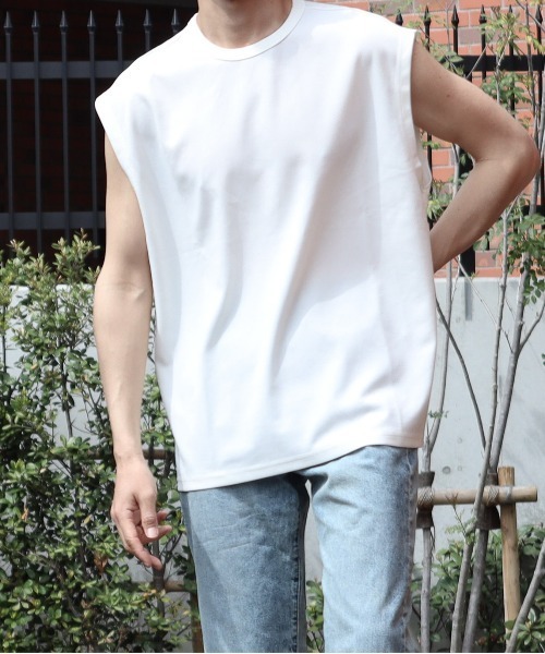 Bling Leads(ブリングリーズ)の「《Bling Leads》梨地 ノースリーブシャツ(Tシャツ/カットソー・メンズ・ブラック/グレイッシュベージュ/チャコールグレー/オフホワイト・LARGE/MEDIUM)」の7枚目の写真