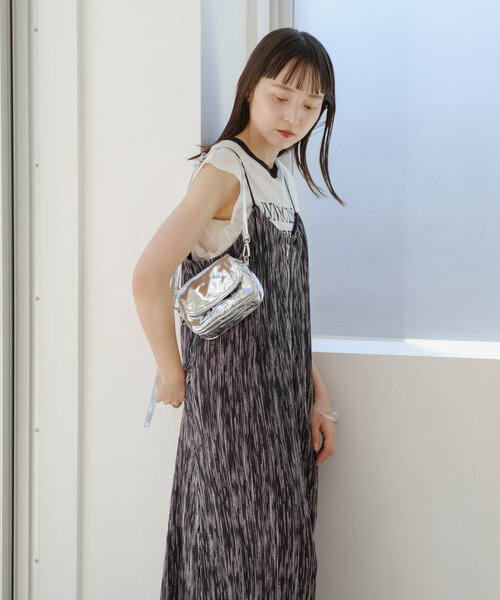 Kastane（カスタネ）の「2WAYコンパクトマルチバッグ（ショルダーバッグ・レディース・シルバー/ブラック・FREE）」の6枚目の写真