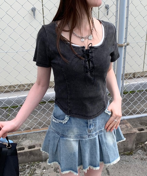 non-hedge(ノンヘッジ)の「前身レースアップクロップド丈トップス(Tシャツ/カットソー・レディース・オフホワイト/チャコールグレー/ブラック・FREE)」の3枚目の写真