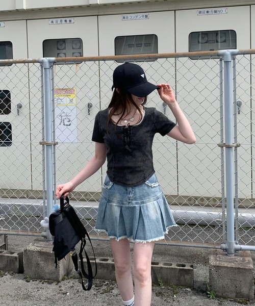 non-hedge(ノンヘッジ)の「前身レースアップクロップド丈トップス(Tシャツ/カットソー・レディース・オフホワイト/チャコールグレー/ブラック・FREE)」の4枚目の写真