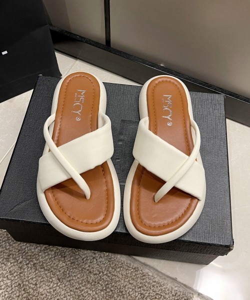 Miniministore(ミニミニストア)の「トングサンダル 厚底サンダル 美脚 夏靴(サンダル・レディース・キャメル/ブラック/アイボリー・25.0cm/24.5cm/24.0cm/23.5cm/23.0cm/22.5cm)」の2枚目の写真