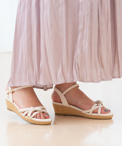 JELLY BEANS（ジェリービーンズ）の「アシンメトリーリボンストラップウエッジサンダル(217-30335)JELLY BEANS(ジェリービーンズ)（サンダル・レディース・ブラック/ホワイト/プラチナム・S/M/L）」の2枚目の写真