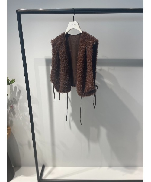 大人気 完売商品 (CHIGNON)ボアオーガンベスト