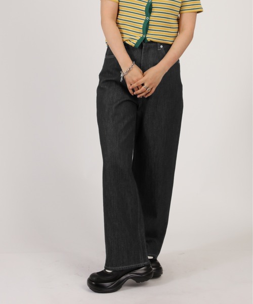 1chaku.（イッチャク）の「ストレートデニムワイドパンツ（デニムパンツ・レディース・ブラック/インディゴブルー・マルチサイズ）」の3枚目の写真
