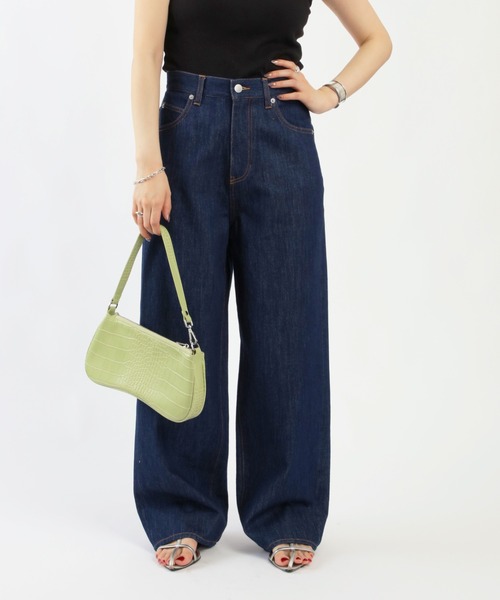 1chaku.（イッチャク）の「ストレートデニムワイドパンツ（デニムパンツ・レディース・ブラック/インディゴブルー・マルチサイズ）」の15枚目の写真