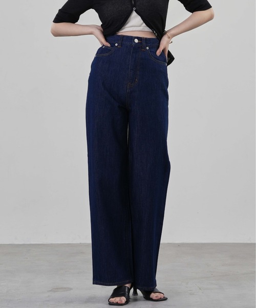 1chaku.（イッチャク）の「ストレートデニムワイドパンツ（デニムパンツ・レディース・ブラック/インディゴブルー・マルチサイズ）」の21枚目の写真