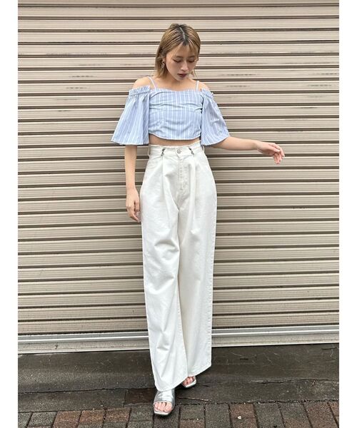 MURUA（ムルーア）の「オフショルクロップドブラウス（シャツ/ブラウス・レディース・ブラック/その他1/ホワイト・FREE）」の12枚目の写真