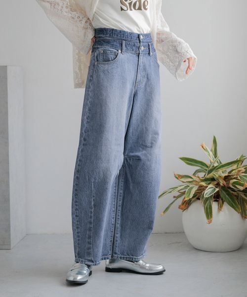 LOWRYS FARM(ローリーズファーム)の「CONEカーブパンツ 131358(デニムパンツ・レディース・ブルー/ブラック/ライトブルー・LARGE/MEDIUM)」の3枚目の写真