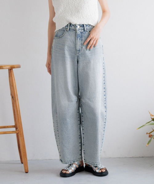 LOWRYS FARM(ローリーズファーム)の「CONEカーブパンツ 131358(デニムパンツ・レディース・ブルー/ブラック/ライトブルー・LARGE/MEDIUM)」の2枚目の写真