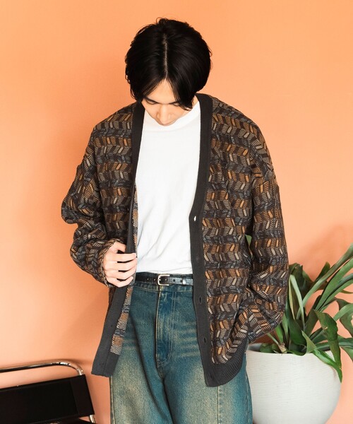 BEAMS HEART（ビームスハート）の「レトロ ジャカード カーディガン（カーディガン/ボレロ・メンズ・チャコールグレー/ブラック/カーキ・SMALL/MEDIUM/LARGE）」の5枚目の写真