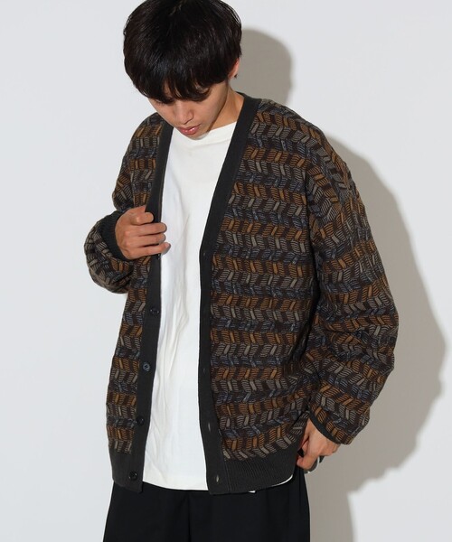 BEAMS HEART（ビームスハート）の「レトロ ジャカード カーディガン（カーディガン/ボレロ・メンズ・チャコールグレー/ブラック/カーキ・SMALL/MEDIUM/LARGE）」の10枚目の写真