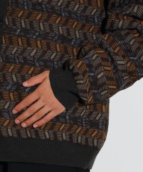 BEAMS HEART（ビームスハート）の「レトロ ジャカード カーディガン（カーディガン/ボレロ・メンズ・チャコールグレー/ブラック/カーキ・SMALL/MEDIUM/LARGE）」の16枚目の写真