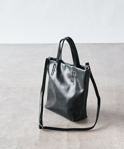 un dix cors（アンディコール）の「メタリックフェイクレザー2WAYトートバッグ（トートバッグ・レディース・シルバー/ブラック・FREE）」の13枚目の写真