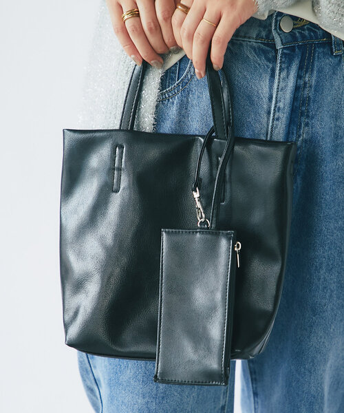 un dix cors（アンディコール）の「メタリックフェイクレザー2WAYトートバッグ（トートバッグ・レディース・シルバー/ブラック・FREE）」の17枚目の写真