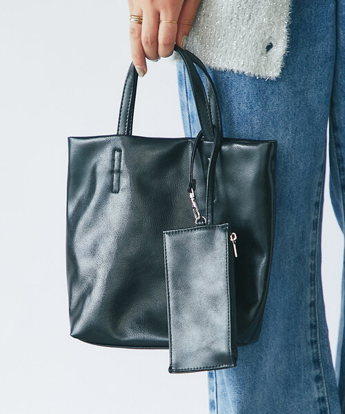 un dix cors（アンディコール）の「メタリックフェイクレザー2WAYトートバッグ（トートバッグ・レディース・シルバー/ブラック・FREE）」の19枚目の写真