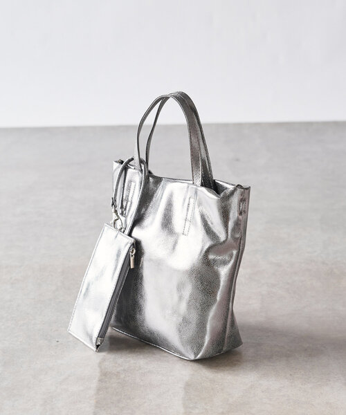 un dix cors（アンディコール）の「メタリックフェイクレザー2WAYトートバッグ（トートバッグ・レディース・シルバー/ブラック・FREE）」の3枚目の写真