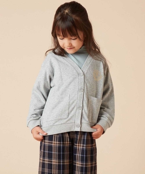 a.v.v（アーヴェヴェ）の「[140-150]エンブレム刺繍入り裏毛カーディガン（カーディガン/ボレロ・キッズ・グレー/ブラック・140/150）」の3枚目の写真