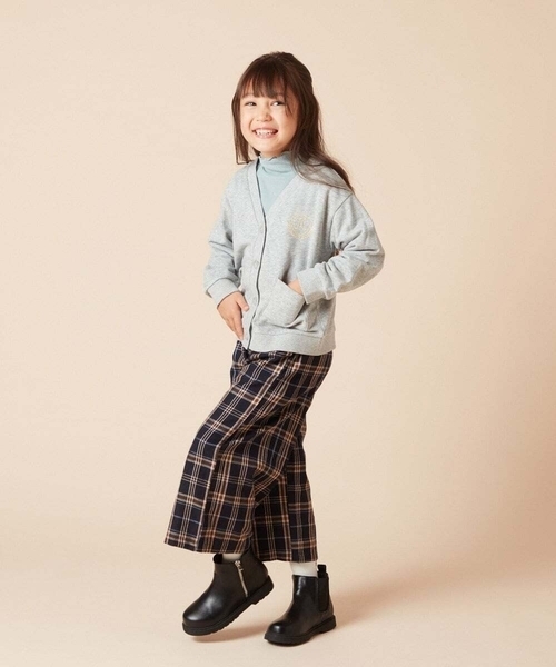 a.v.v（アーヴェヴェ）の「[140-150]エンブレム刺繍入り裏毛カーディガン（カーディガン/ボレロ・キッズ・グレー/ブラック・140/150）」の7枚目の写真