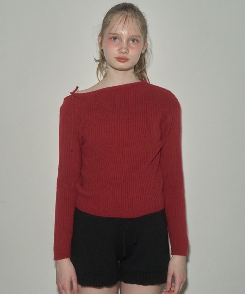 Birthday room(バースデイルーム)の「ワンショルダーリボンリブニット / one shoulder ribbon rib knit(ニット/セーター・レディース・アイボリー/ブラック/レッド・FREE)」の1枚目の写真
