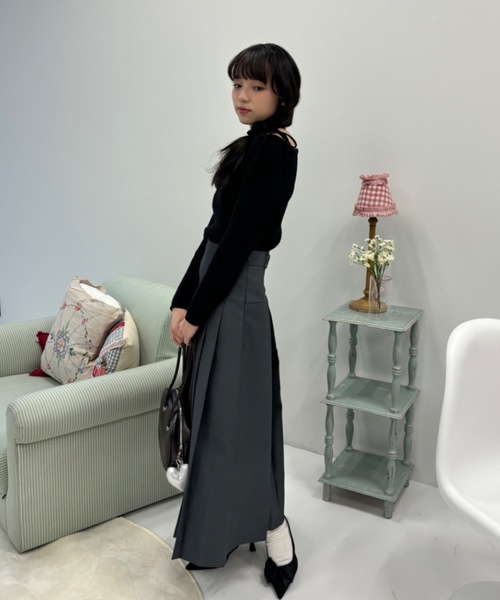 Birthday room(バースデイルーム)の「ワンショルダーリボンリブニット / one shoulder ribbon rib knit(ニット/セーター・レディース・アイボリー/ブラック/レッド・FREE)」の13枚目の写真