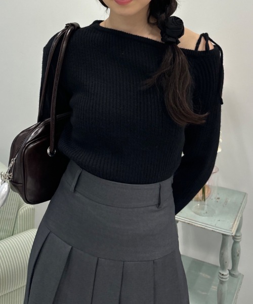 Birthday room(バースデイルーム)の「ワンショルダーリボンリブニット / one shoulder ribbon rib knit(ニット/セーター・レディース・アイボリー/ブラック/レッド・FREE)」の8枚目の写真