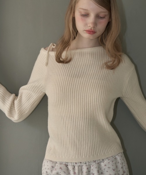 Birthday room(バースデイルーム)の「ワンショルダーリボンリブニット / one shoulder ribbon rib knit(ニット/セーター・レディース・アイボリー/ブラック/レッド・FREE)」の18枚目の写真