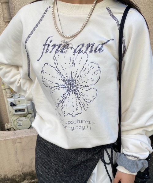 nemne store（ネンネストア）の「【Seoup】裏毛アスキーアートフラワースウェット（スウェット・レディース・アイボリー/ネイビー・SMALL/MEDIUM）」の7枚目の写真