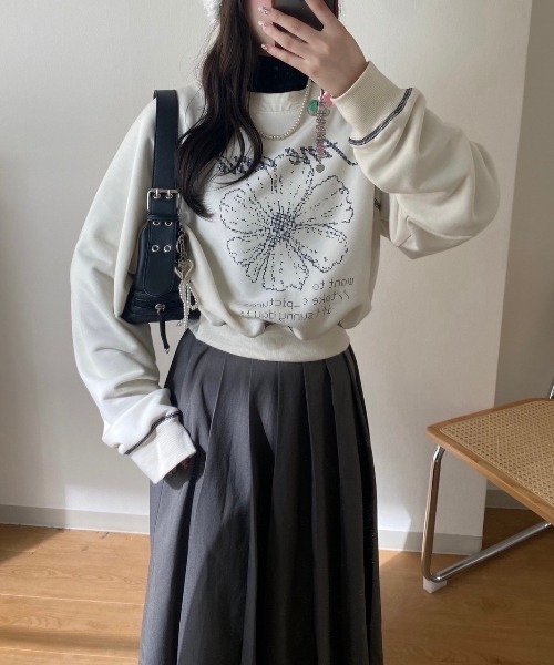 nemne store（ネンネストア）の「【Seoup】裏毛アスキーアートフラワースウェット（スウェット・レディース・アイボリー/ネイビー・SMALL/MEDIUM）」の10枚目の写真