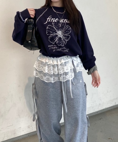 nemne store（ネンネストア）の「【Seoup】裏毛アスキーアートフラワースウェット（スウェット・レディース・アイボリー/ネイビー・SMALL/MEDIUM）」の13枚目の写真